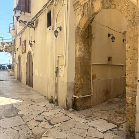 Gli Del Vico *